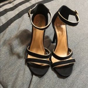Black and gold heel.